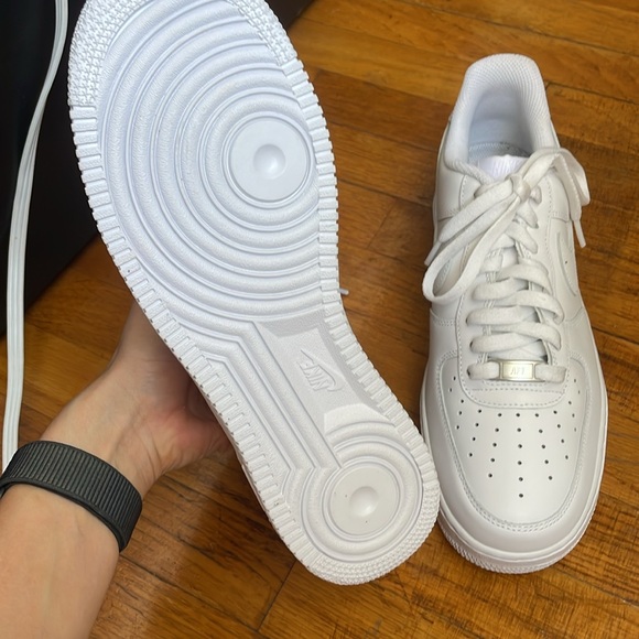 Brand new Nike Air Force One Men 9 - Picture 3 of 6
